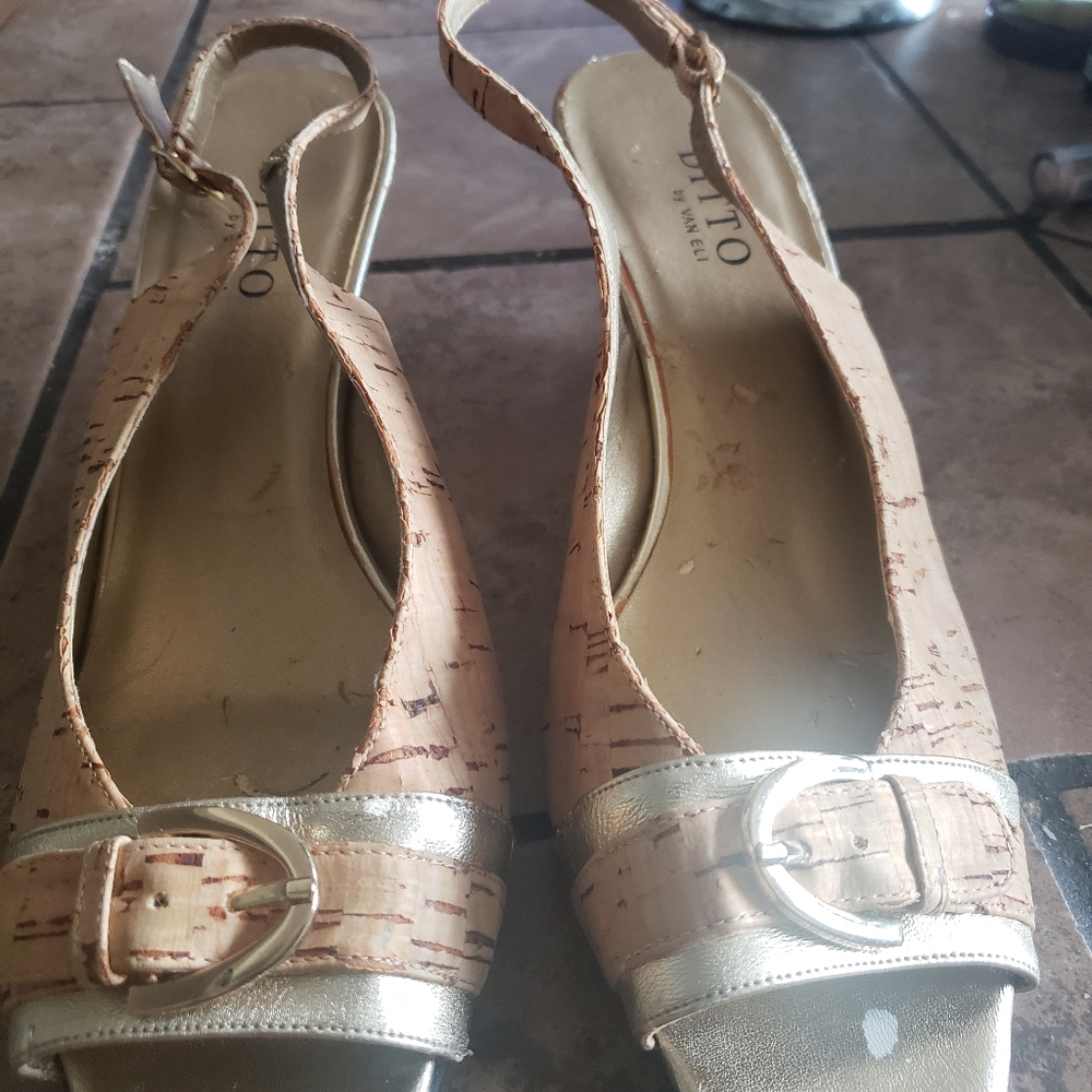 Open toe shoe